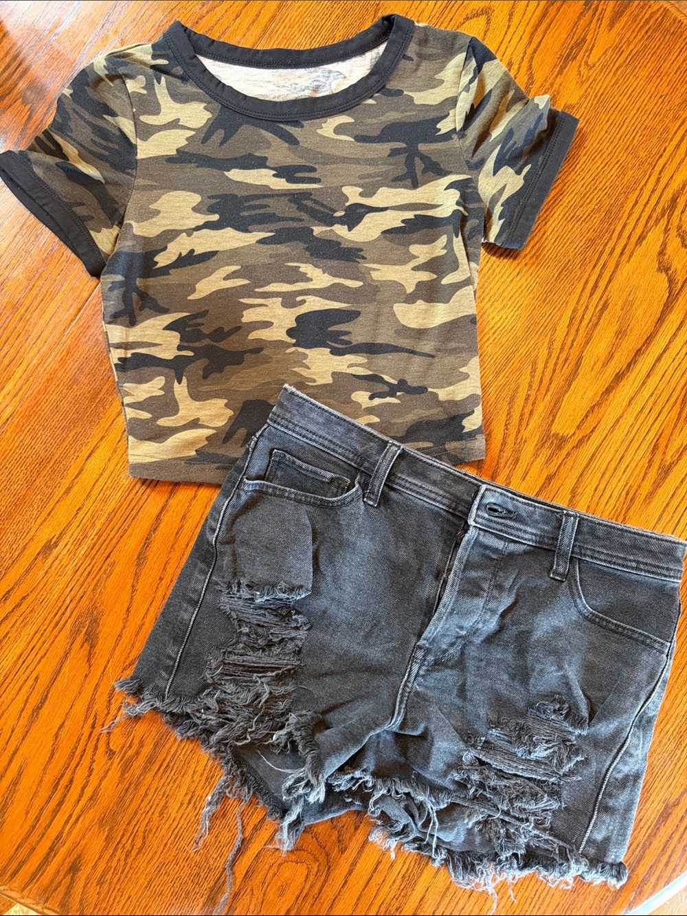 Camo Short Sleeve Tee in Olive Green